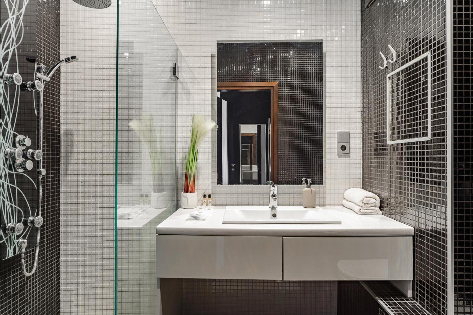 Luxury In The Center Of With View From The 11th Floor Apartament *