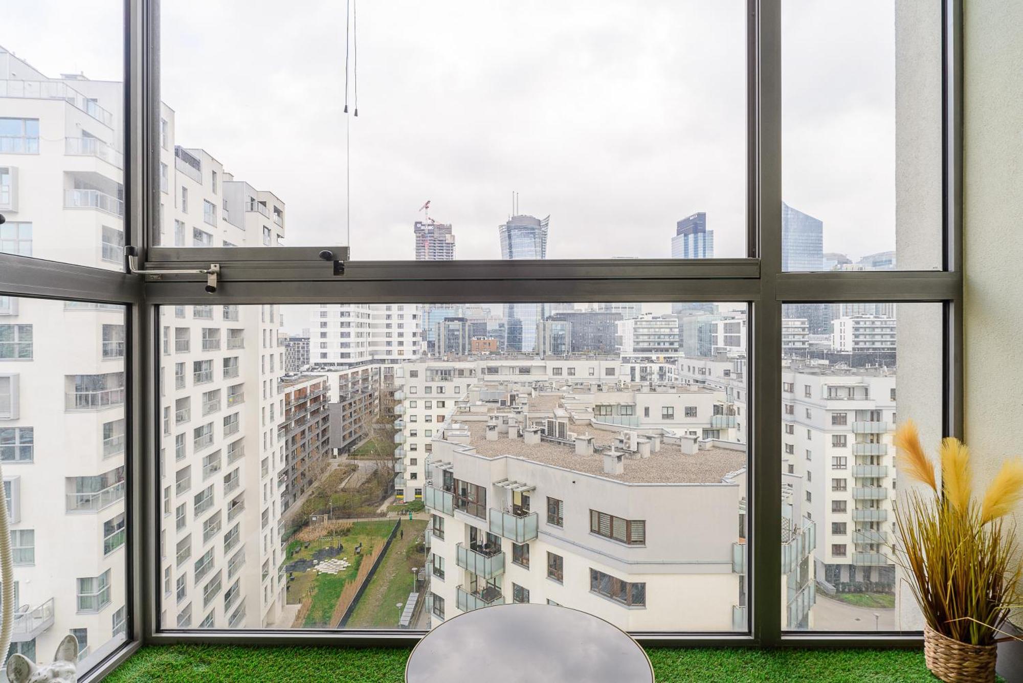 Luxury In The Center Of With View From The 11th Floor Apartament